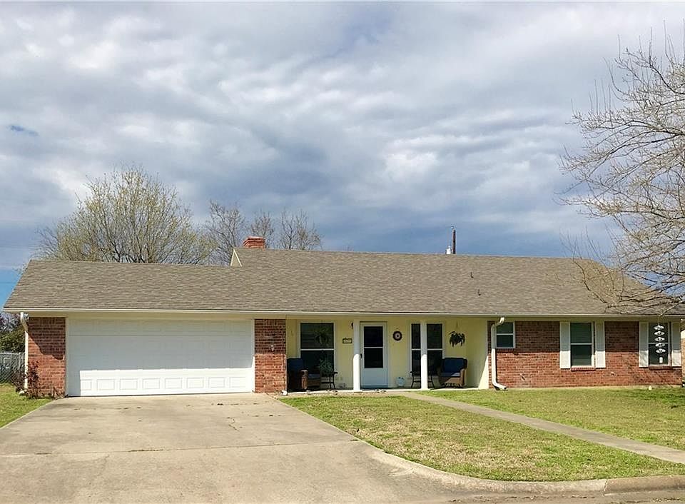 1st image of 109 Westowne Dr