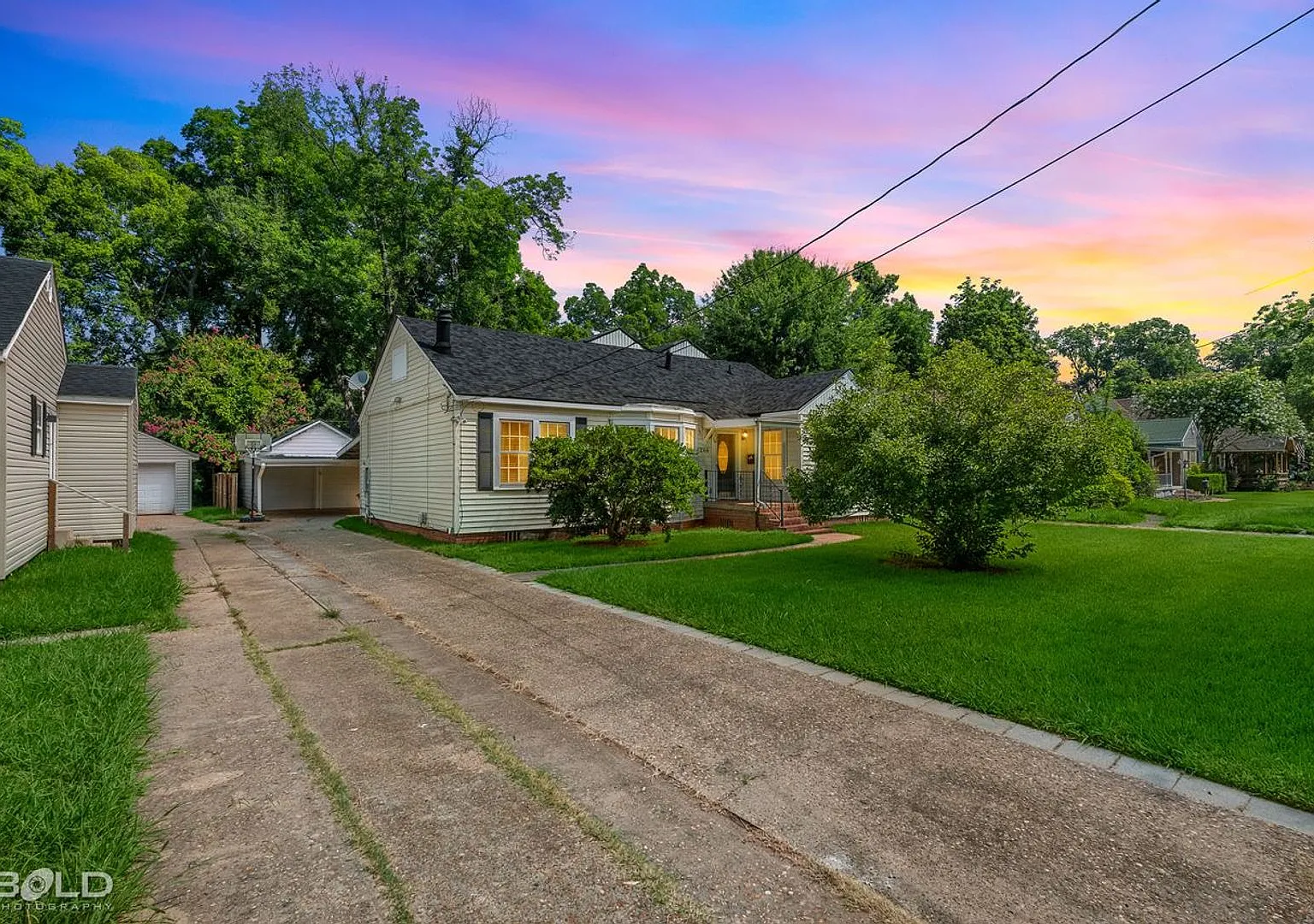 Appointment Only Showings! — Photo 2