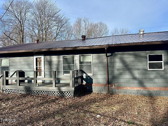 4th image of 2924 Lark Rd