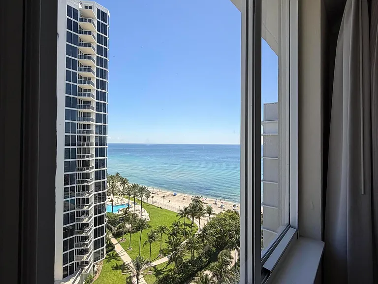 19201 Collins Ave #1122 — Photo 20