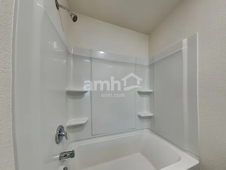 2053 Southlea Dr — Photo 17