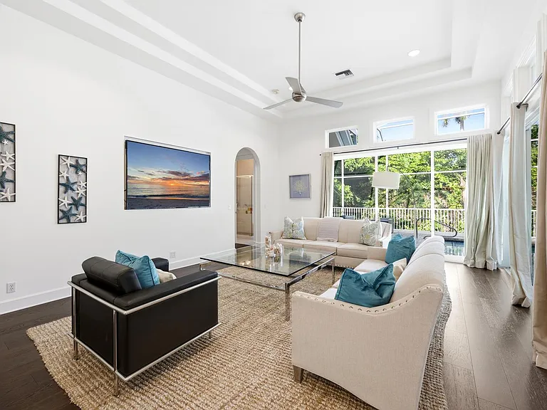 2540 Half Moon Walk — Photo 15