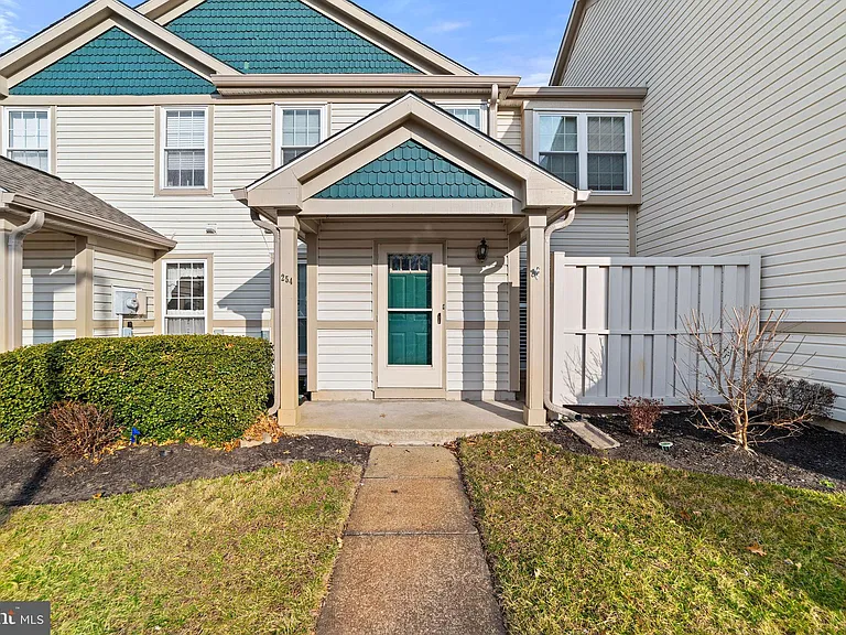 254 Steeplechase Ct — Photo 2