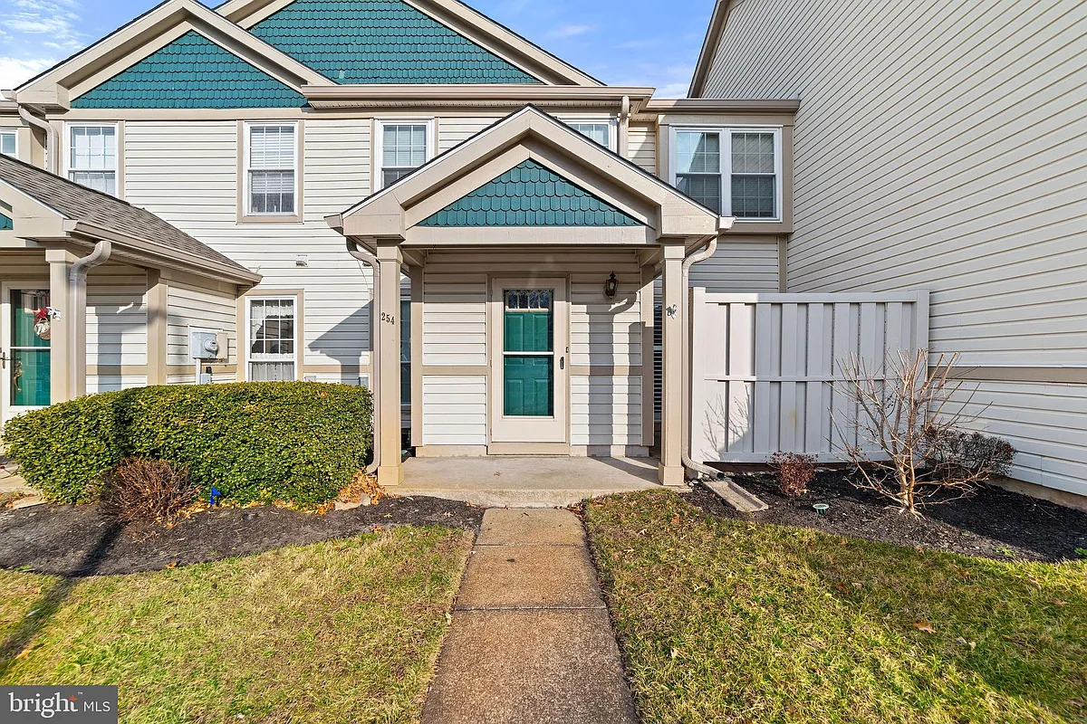 Building Photo - 254 Steeplechase Ct