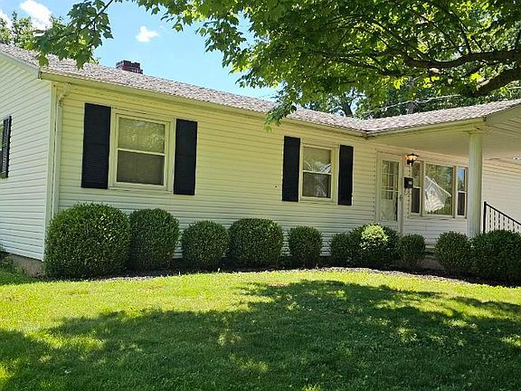 3rd image of 910 Aukerman St