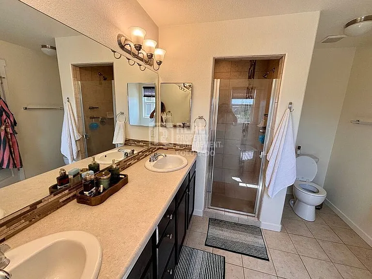 914 Antrim Loop — Photo 9