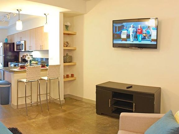2nd image of 406 Shafer St #516