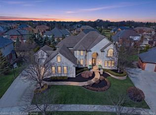 7219 Vista Dr, Shelby Township, MI 48316