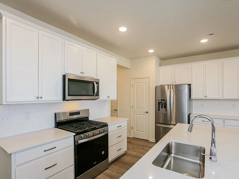 9738 Behner Dr — Photo 9