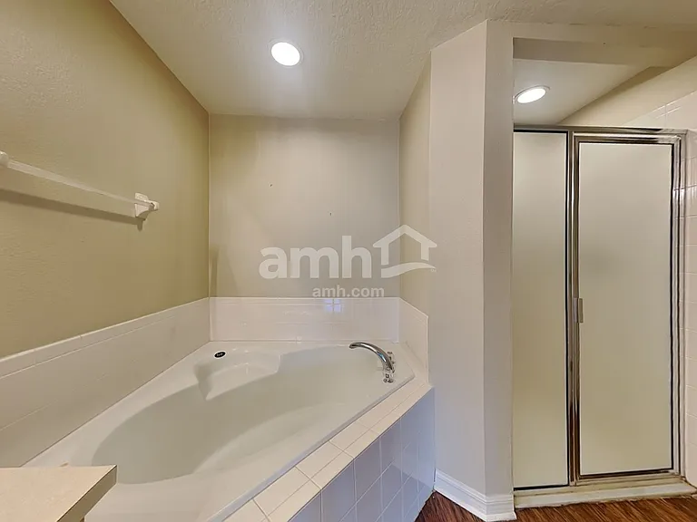315 Colony Ct — Photo 14