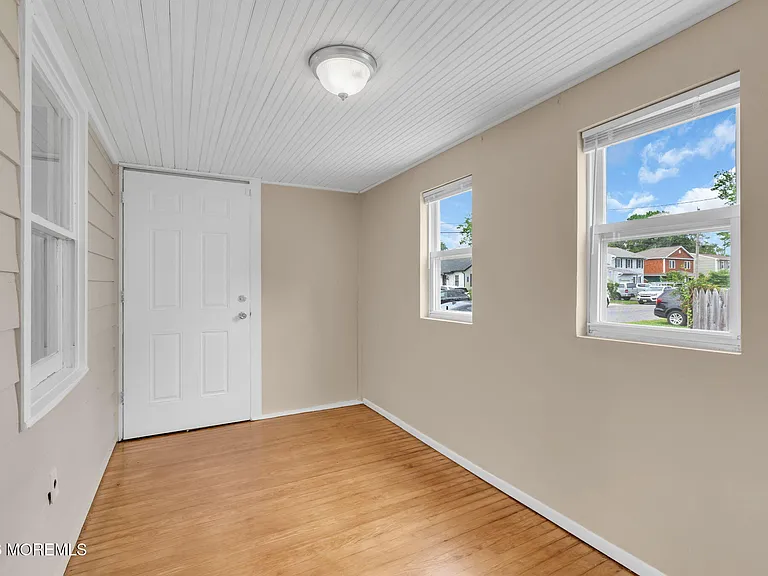 1218 Lister St — Photo 11