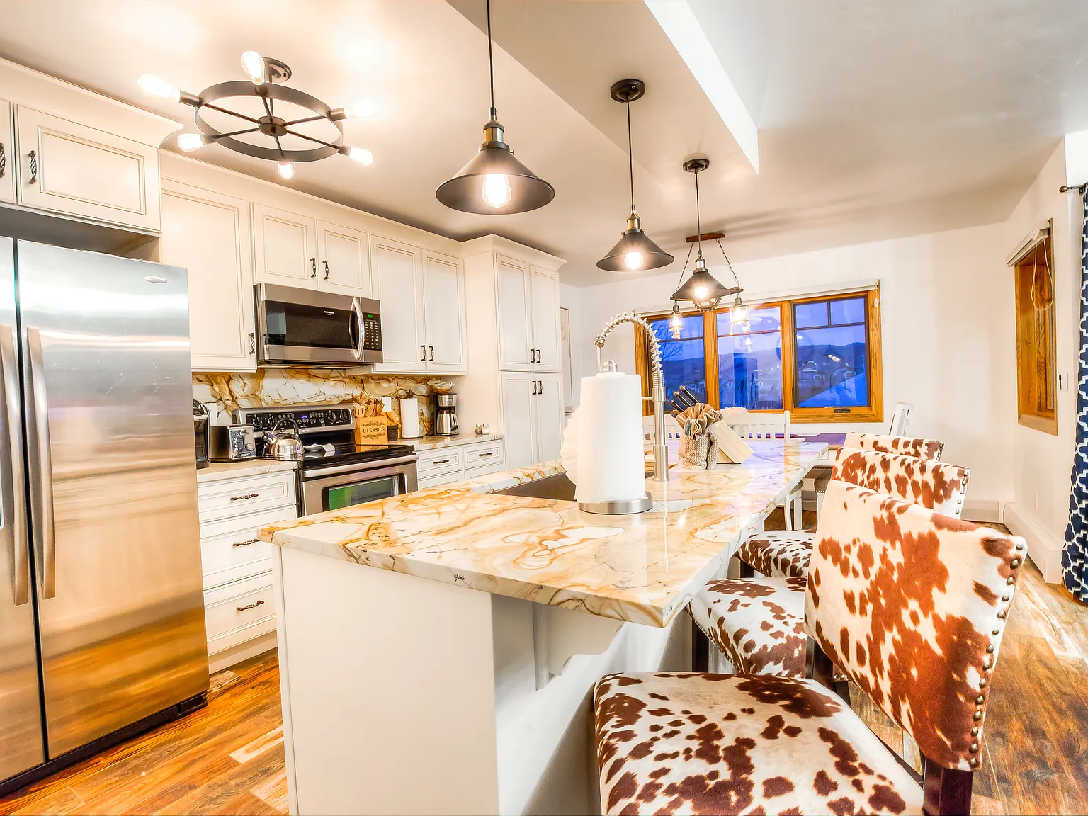 2 bed, 1310 sqft, $5,000 — Photo 1
