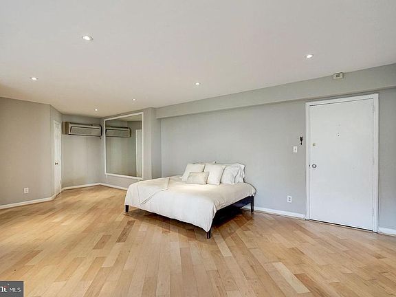 3rd image of 2500 Q St NW APT 130