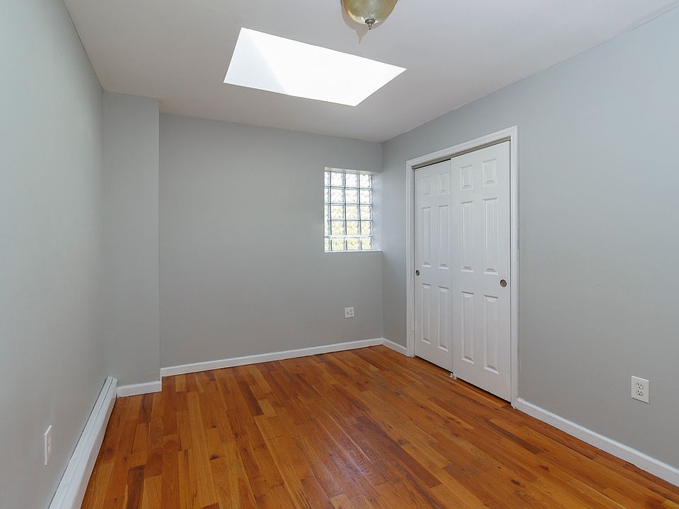 1st image of 81C Hart St #3