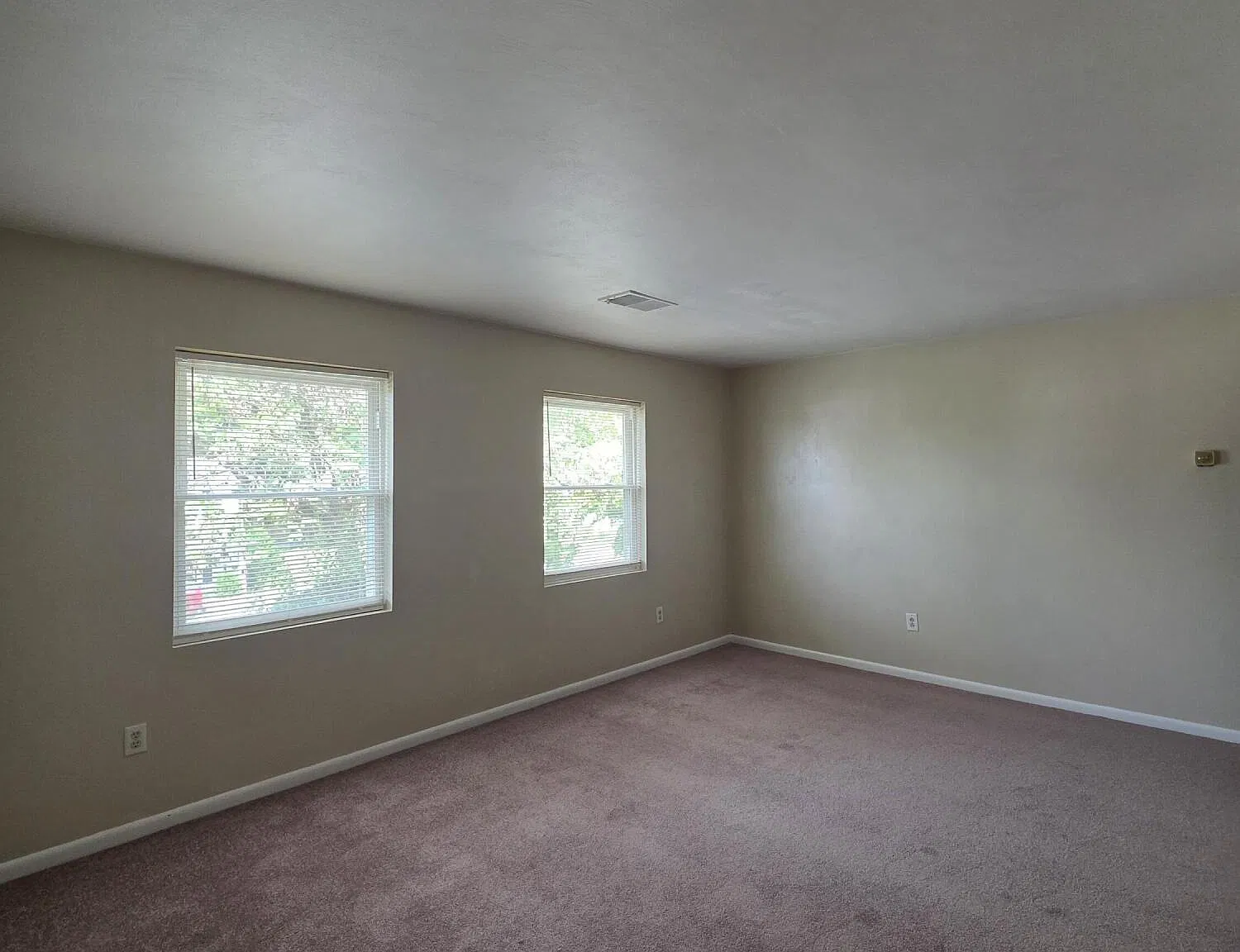 1 bed, 1.0 bath, 650 sqft, $1,050 — Photo 3