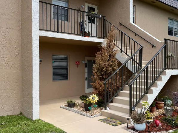 100 Lake Meryl Drive #108, West Palm Beach, FL 33411