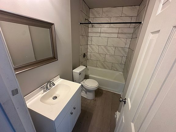 3rd image of 428 Smith St #A