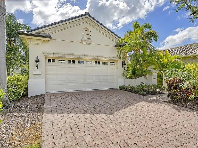 7223 Presidio Gln — Photo 3