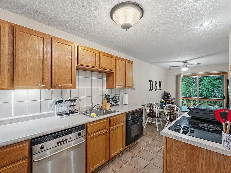 1645 Hickory Ln #1 — Photo 22