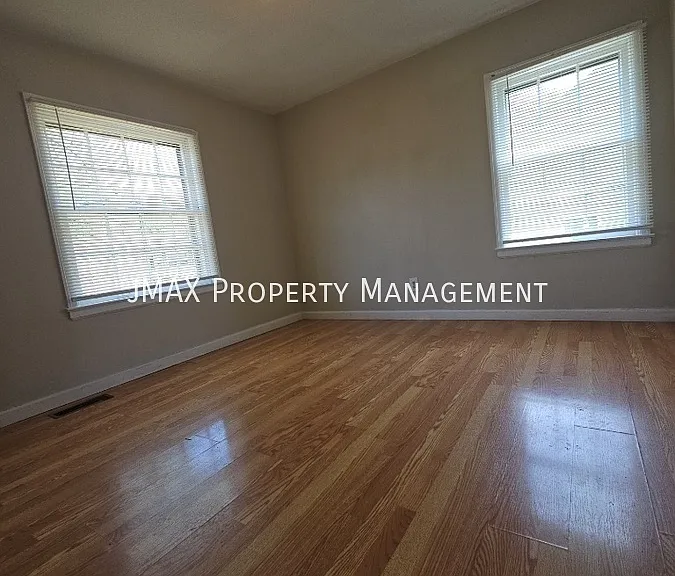 2916 Courtland Rd NW — Photo 8
