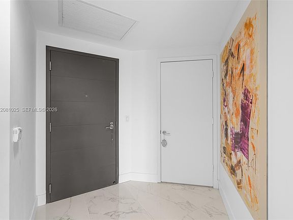 3rd image of 17111 Biscayne Blvd Unit 402
