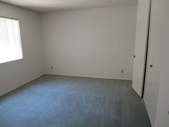 4th image of 42849 15th St W Unit 7
