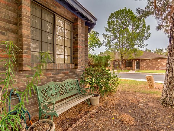 5th image of 860 E Linda Ln