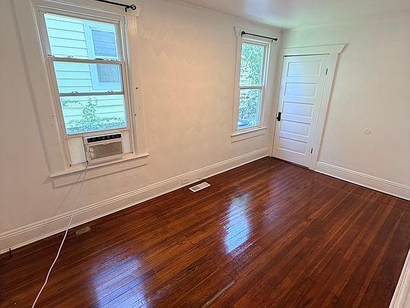 5th image of 714 W 37th St #1