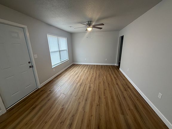 3rd image of 409 5th St