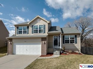 8056 N 144th Avenue Cir, Bennington, NE 68007