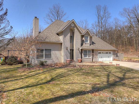 2nd image of 7181 Packerwoods Dr NE