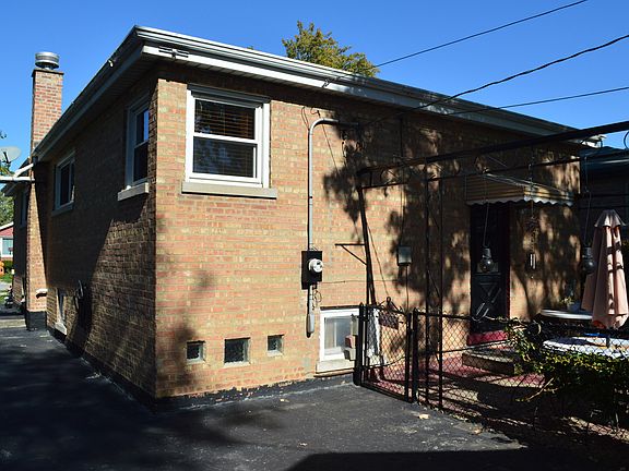 3rd image of 2953 W 101st Pl