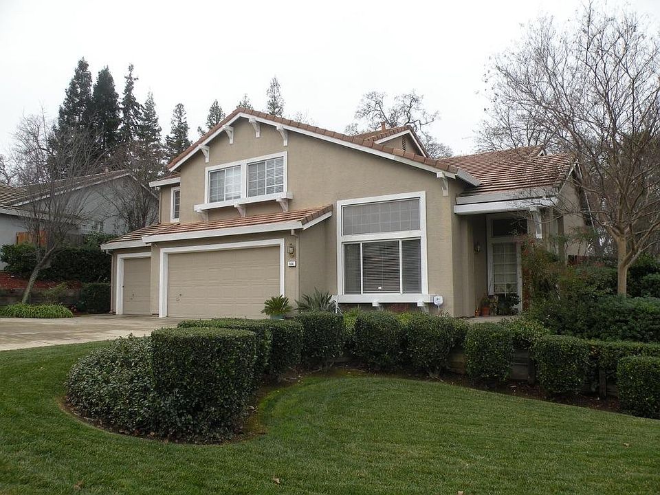 1st image of 834 Willow Creek Dr