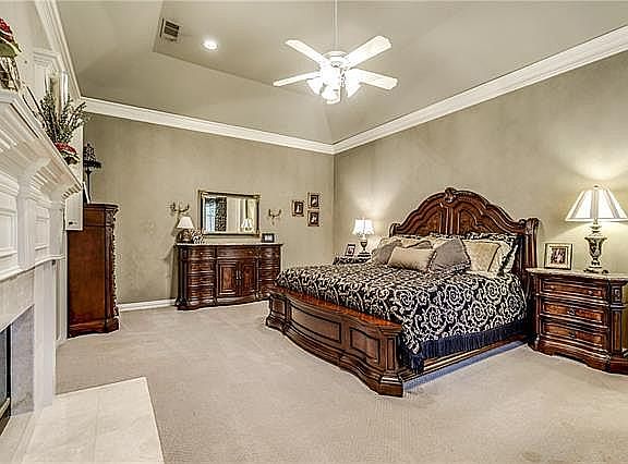 3rd image of 2804 Vinson Ln