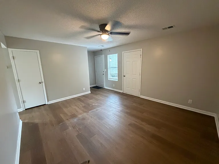 116 Judy Ct — Photo 3