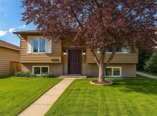 203 S Falwood Way NE, Calgary, AB T3J1A9