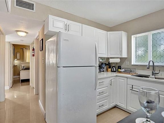 2nd image of 441 NW 7th Ter APT 2