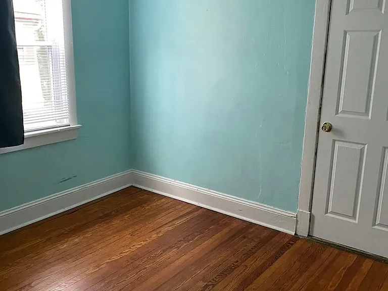 Room adjacent to the sun porch