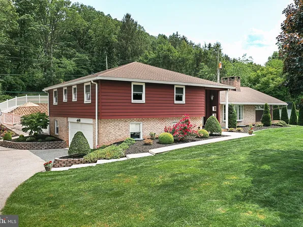 5624 Midhill Rd, Spring Grove, PA 17362