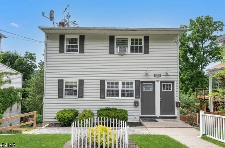 83 Chestnut St #2 — Photo 3