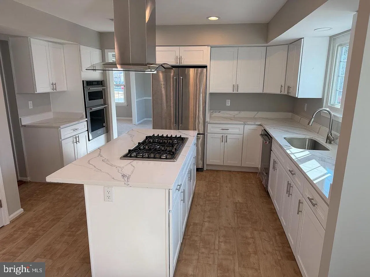 5 bed, 3.5 bath, 4346 sqft, $6,000 — Photo 4