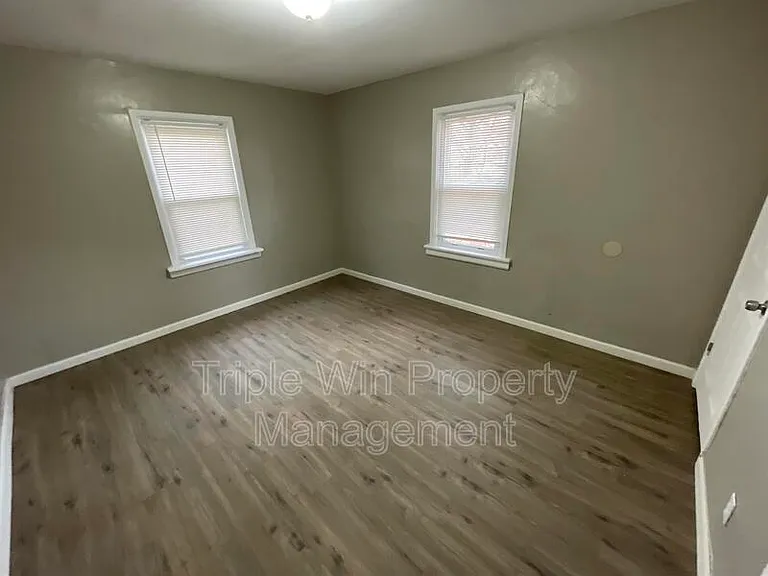 802 Rowles Ave — Photo 22