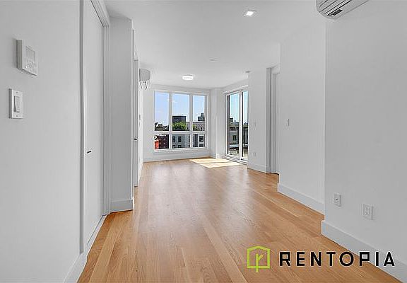 3rd image of 426 Manhattan Ave #6D