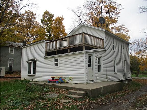 3rd image of 6 Warren St