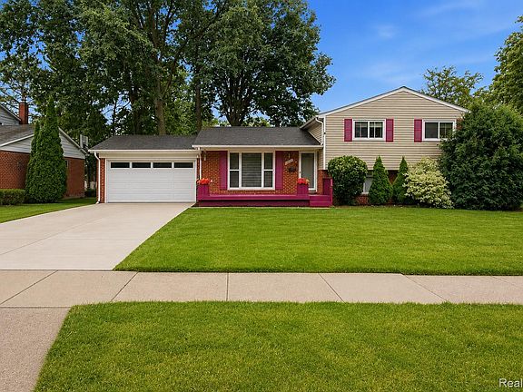 2nd image of 20395 Briarwood Ct