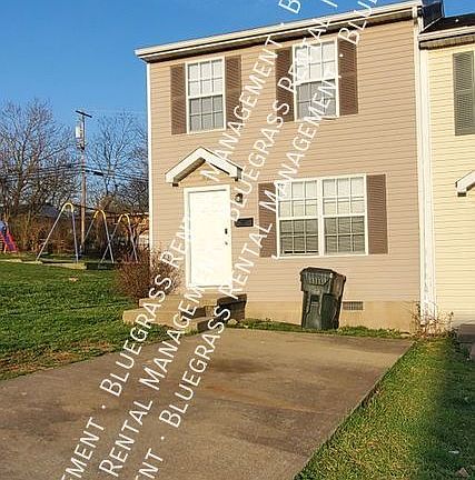 2nd image of 3721 Trent Cir