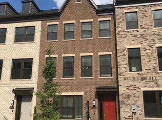 3065 Alan Shepard St, Herndon, VA 20171