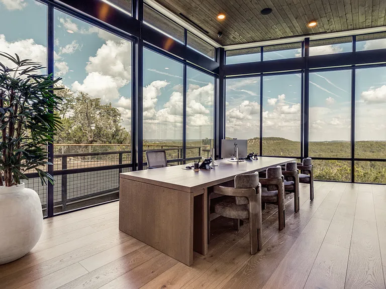 Pearl Bee Cave | Leasing Office | Bee Cave, Texas | New Apartment Homes