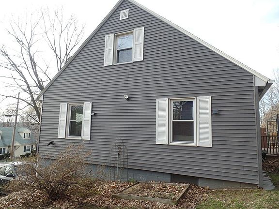 5th image of 59 Elmwood St