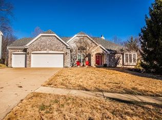566 Autumn Oaks Dr, Ballwin, MO 63021